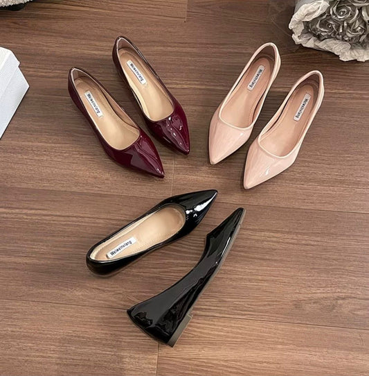 [FREE SOCKS] Pointed-Toe Kitten Heels (Runs Small, Size Up)