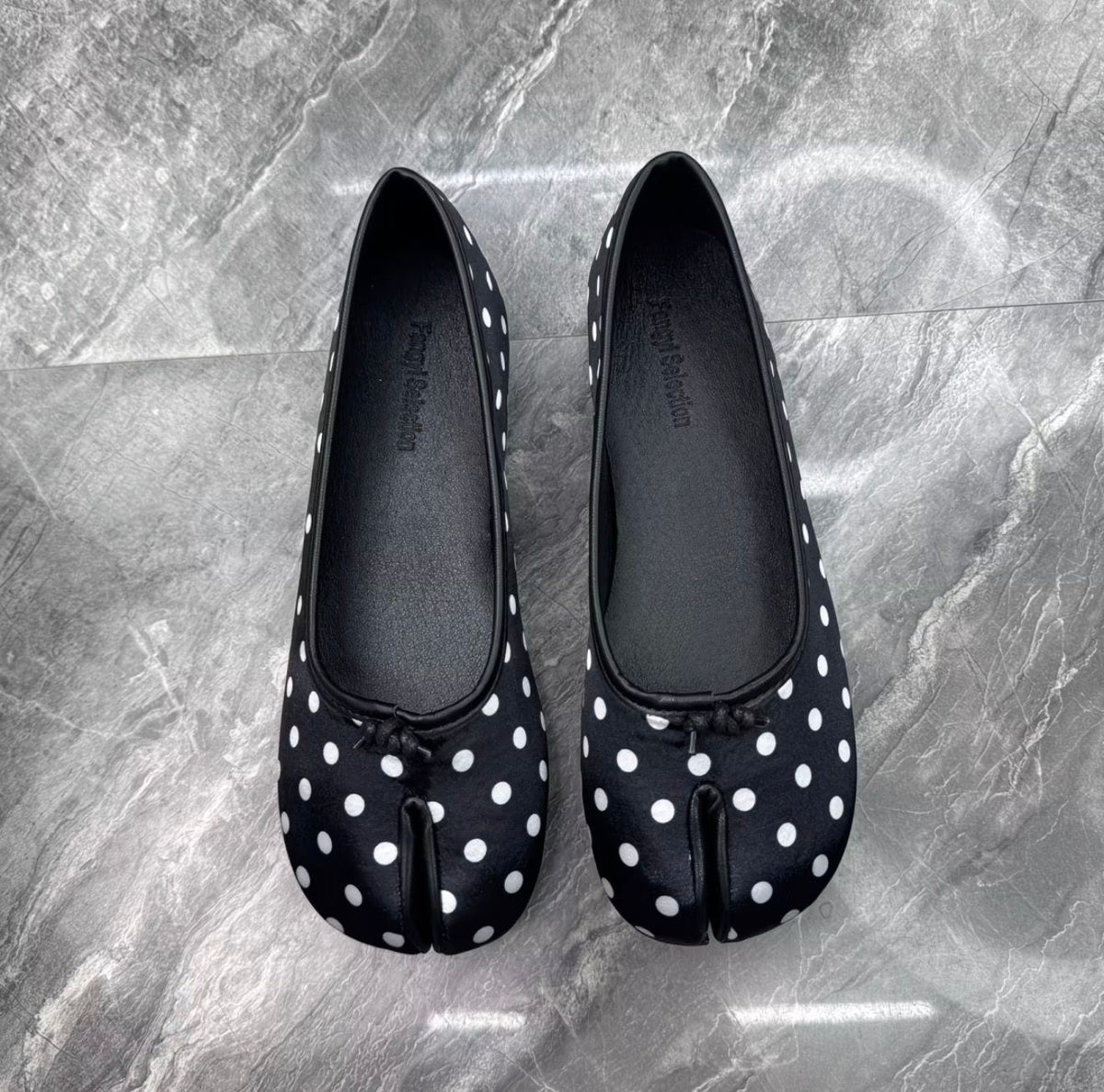 [FREE SOCKS] Polka-Dot Tabi Flats