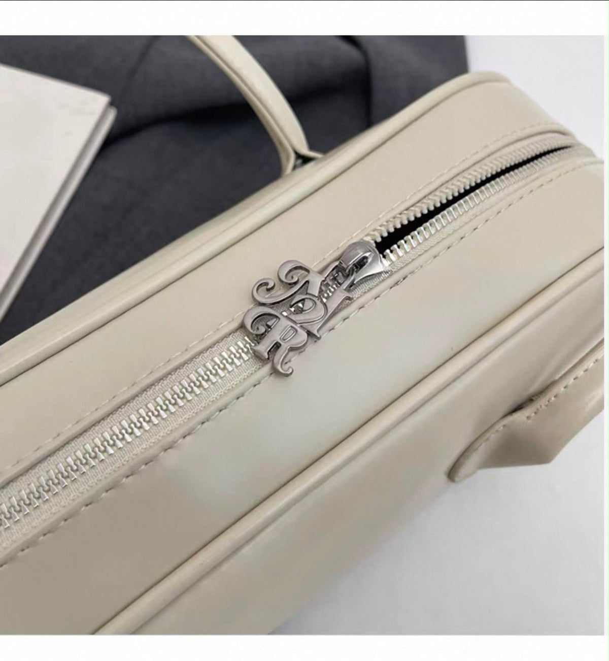 Baguette-style Bag