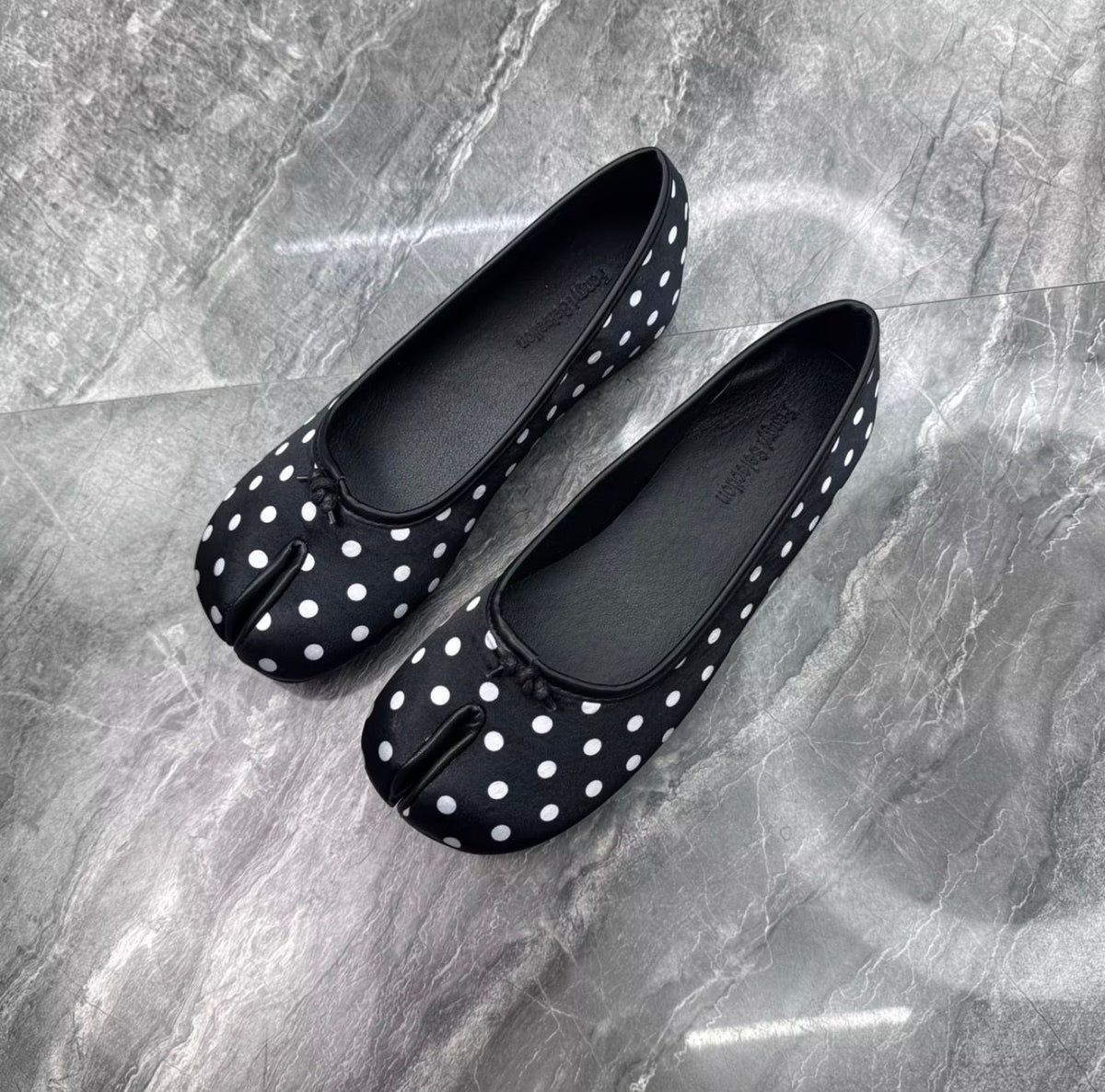 [FREE SOCKS] Polka-Dot Tabi Flats