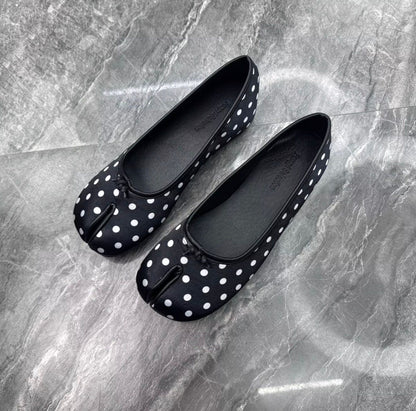 [FREE SOCKS] Polka-Dot Tabi Flats
