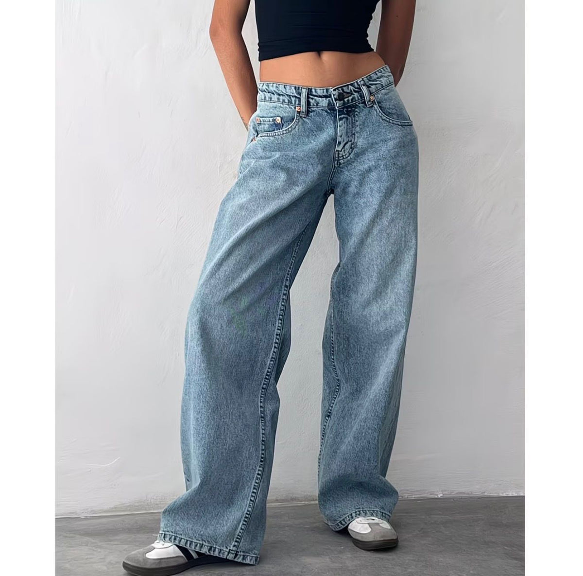 Low-Rise Baggy Jeans