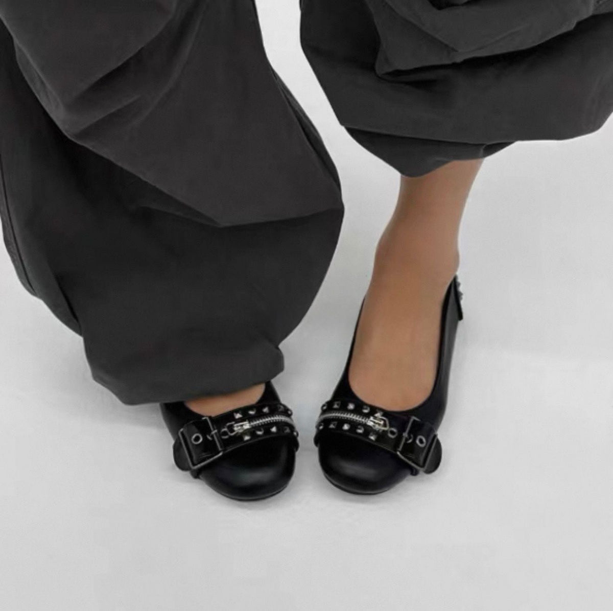 [FREE SOCKS] Studded Leather Ballet Flats