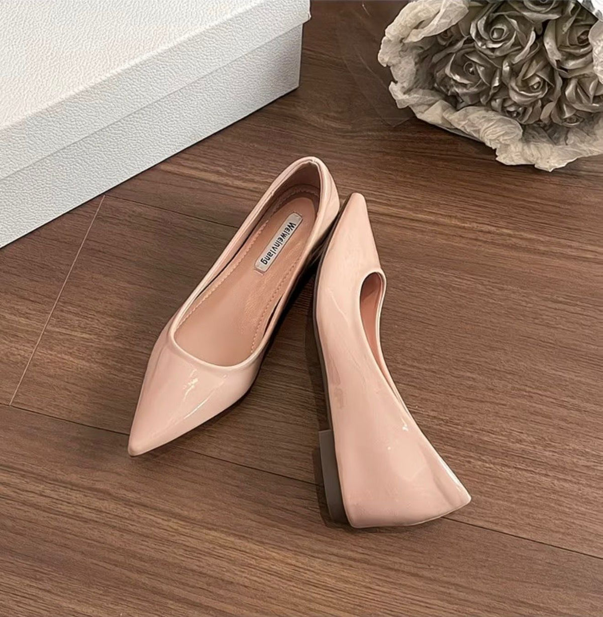 [FREE SOCKS] Pointed-Toe Kitten Heels (Runs Small, Size Up)