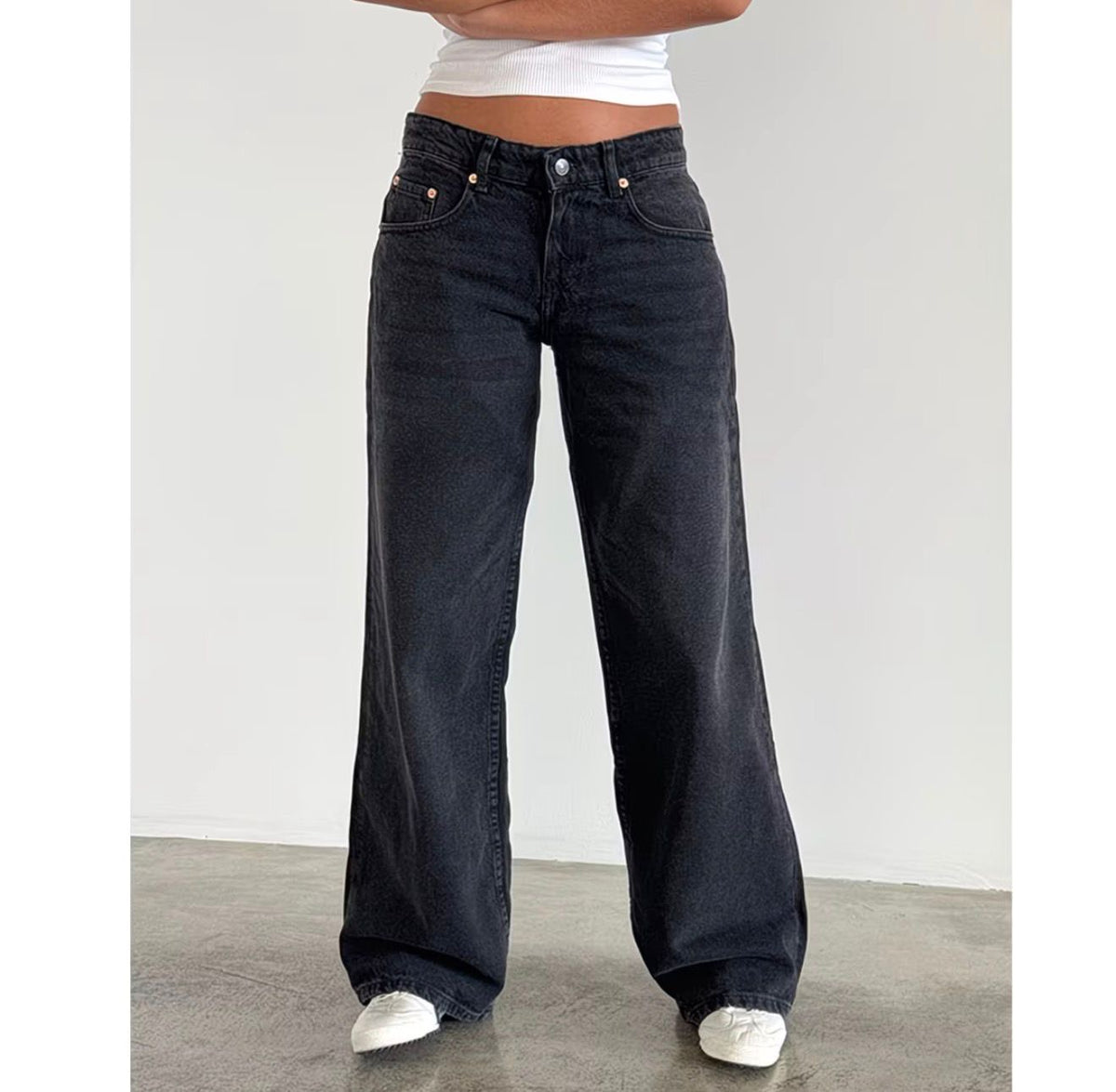 Low-Rise Baggy Jeans