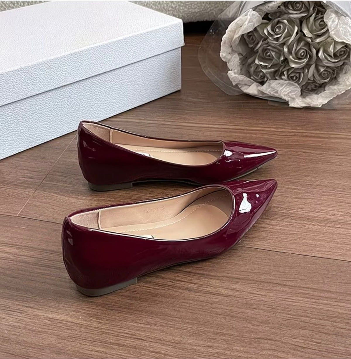 [FREE SOCKS] Pointed-Toe Kitten Heels (Runs Small, Size Up)